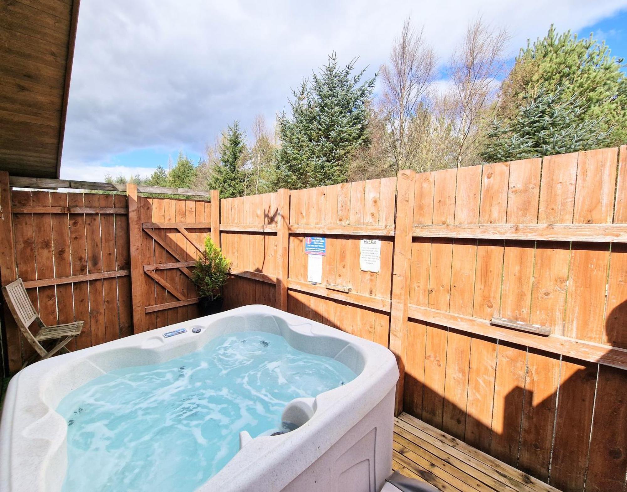 Вилла Ochil 10 With Private Hot Tub - Fife - Loch Leven - Lomond Hills Kelty Экстерьер фото